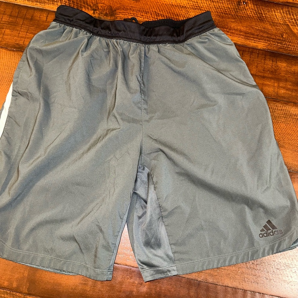 Men’s Adidas olive green shorts Size M